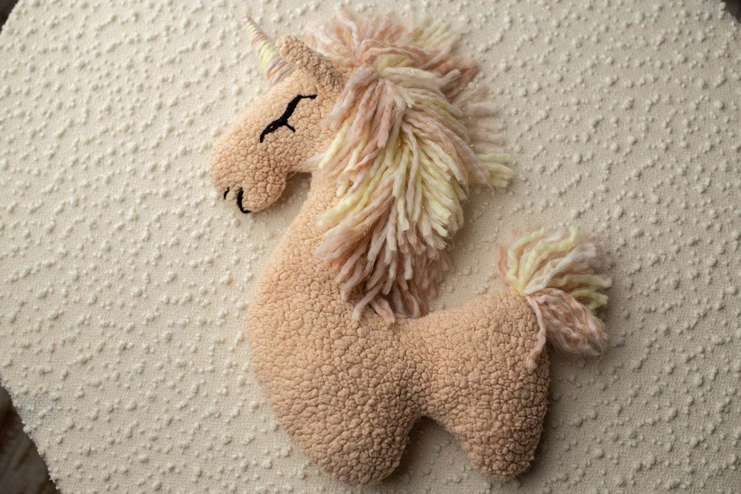 Posing toy for newborn photo shoots.The shade of the mane and tail may vary,Newborn Photography Props,Newborn Photo PropsNewborn girl outfit