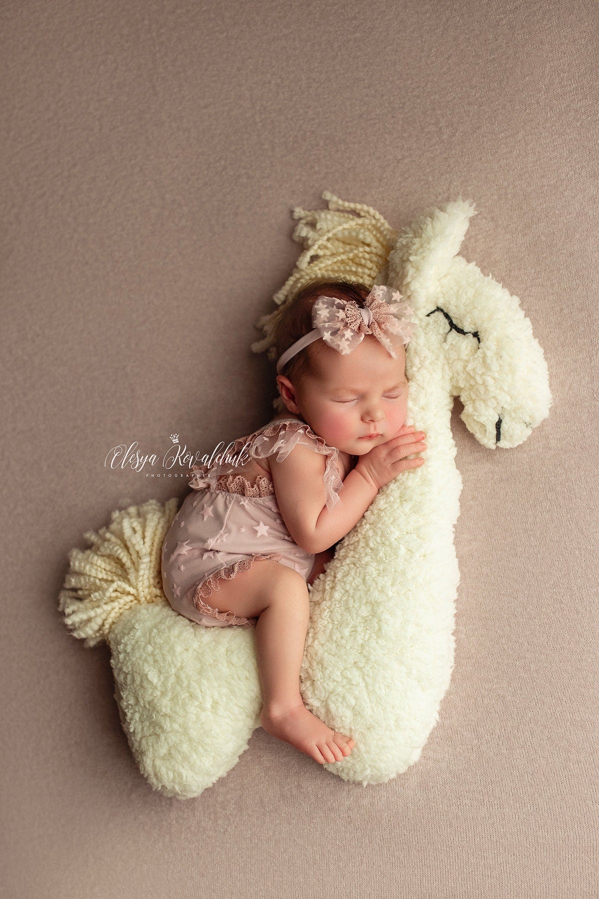 Posing toy for newborn photo shoots.The shade of the mane and tail may vary,Newborn Photography Props,Newborn Photo PropsNewborn girl outfit