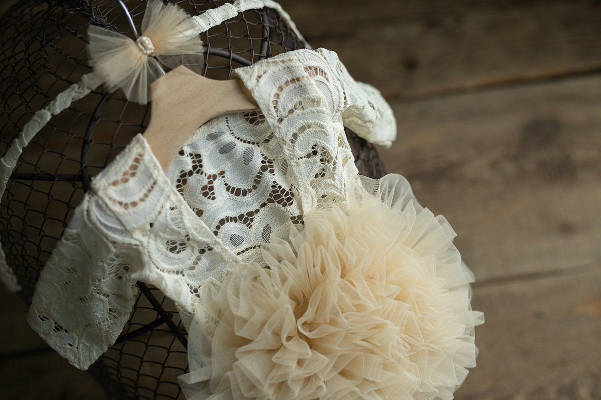 Newborn romper for Newborn Baby Girl with Elegant Lace Trim Headband,Newborn Photography Props,Newborn Prop,Pregnancy gift,Newborn baby gift