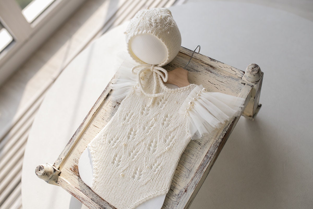 Knitted romper and bonnet,Newborn Photography Prop Set,Newborn photography outfit,Newborn girl photoshoot outfit,Pregnancy gift