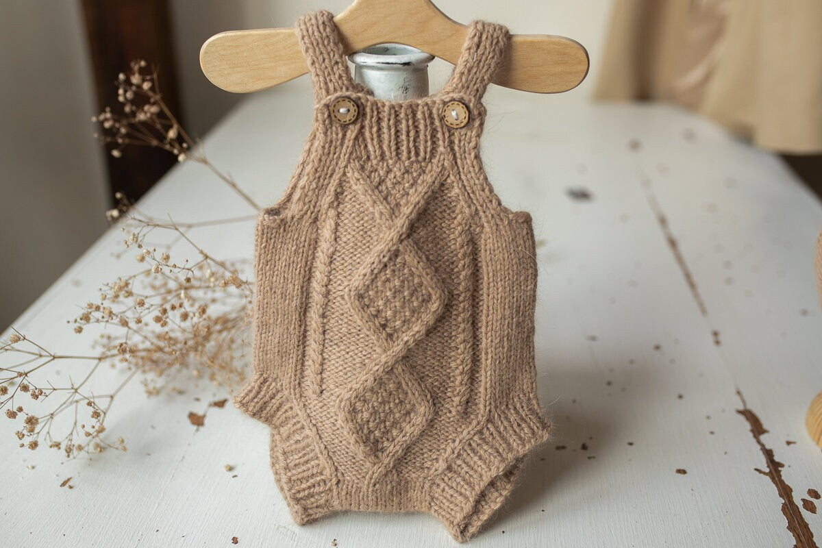 Knitted romper and bonnet,Newborn Photography Prop Set,Newborn photography outfit,Newborn girl photoshoot outfit,Pregnancy gift