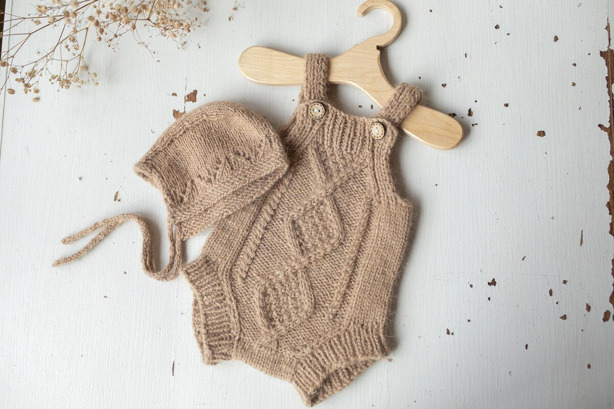 Knitted romper and bonnet,Newborn Photography Prop Set,Newborn photography outfit,Newborn girl photoshoot outfit,Pregnancy gift