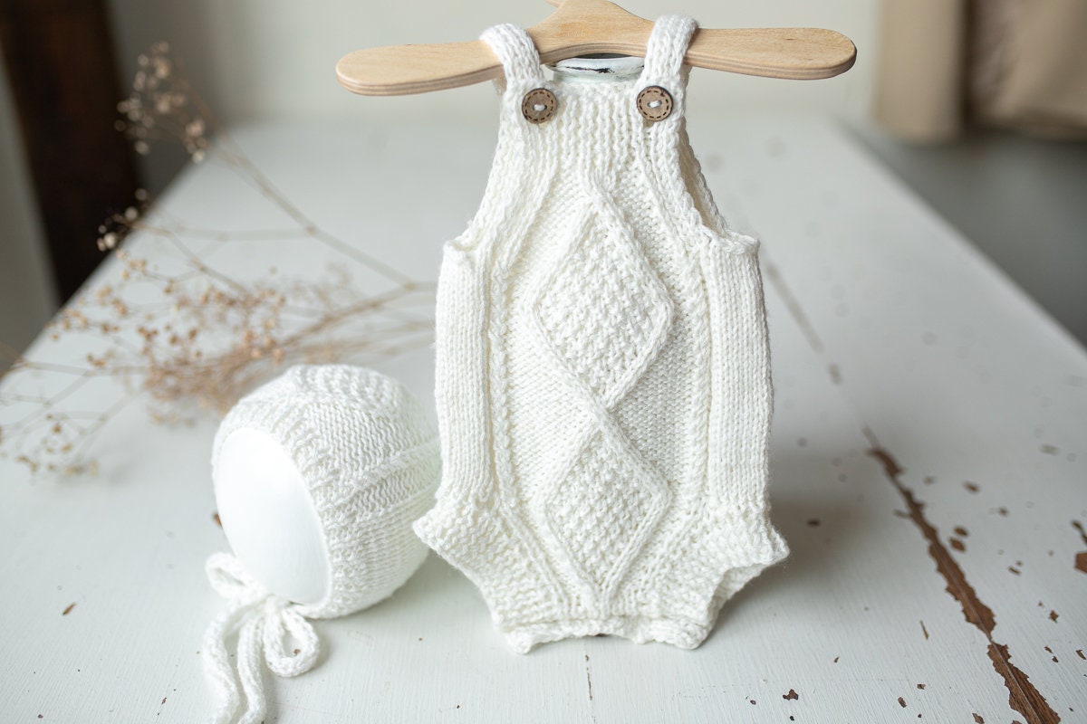 Knitted romper and bonnet,Newborn Photography Prop Set,Newborn photography outfit,Newborn girl photoshoot outfit,Pregnancy gift