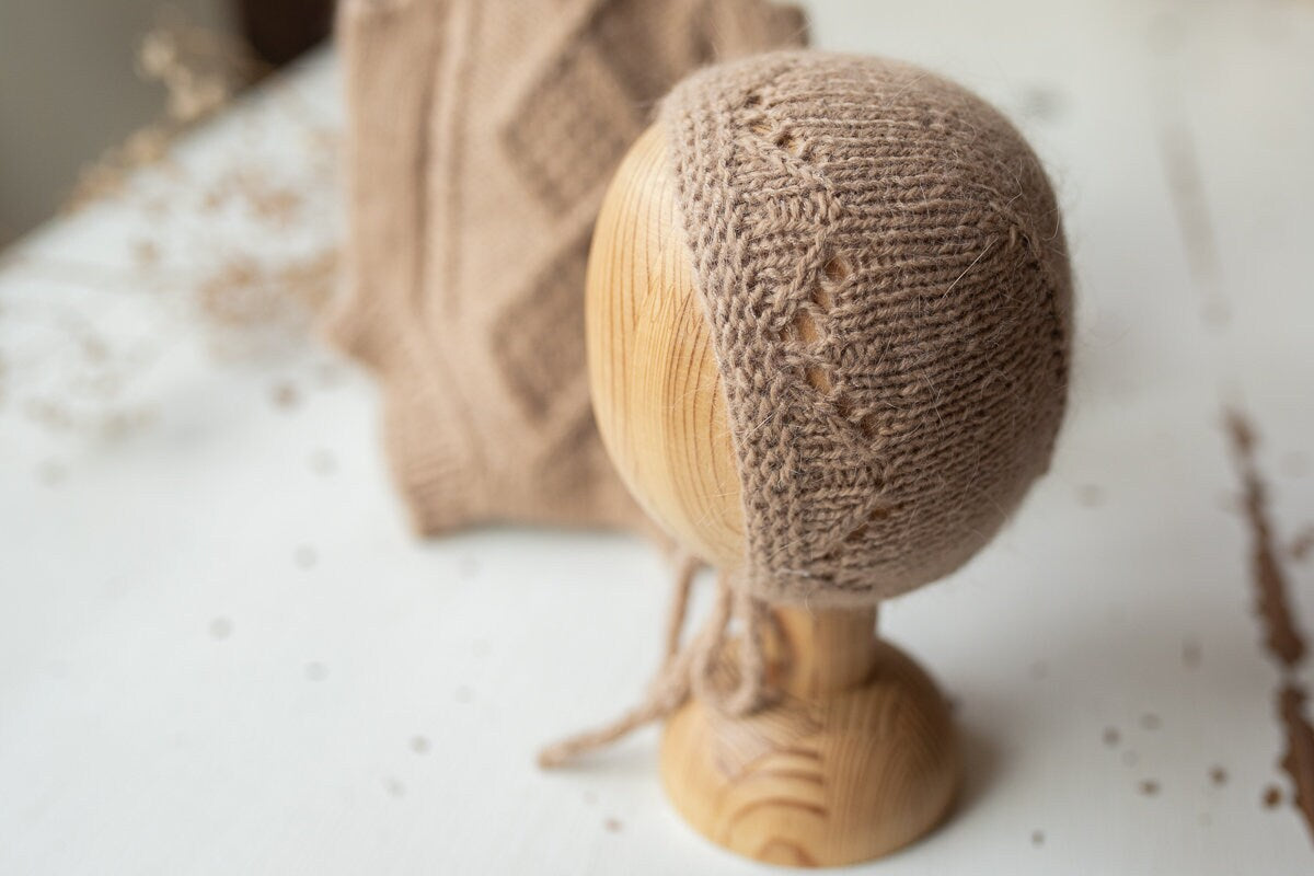 Knitted romper and bonnet,Newborn Photography Prop Set,Newborn photography outfit,Newborn girl photoshoot outfit,Pregnancy gift