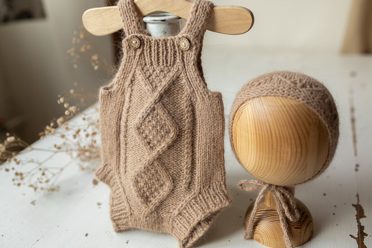 Knitted romper and bonnet,Newborn Photography Prop Set,Newborn photography outfit,Newborn girl photoshoot outfit,Pregnancy gift