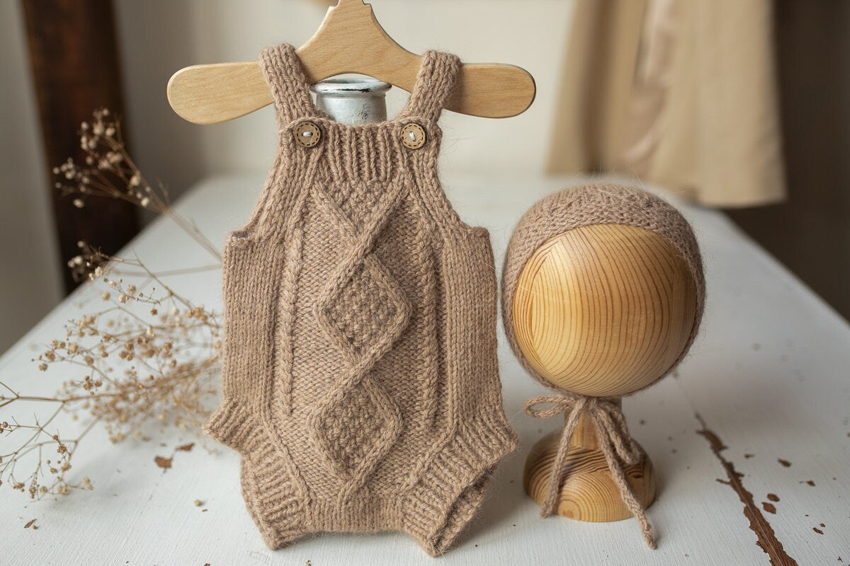 Knitted romper and bonnet,Newborn Photography Prop Set,Newborn photography outfit,Newborn girl photoshoot outfit,Pregnancy gift