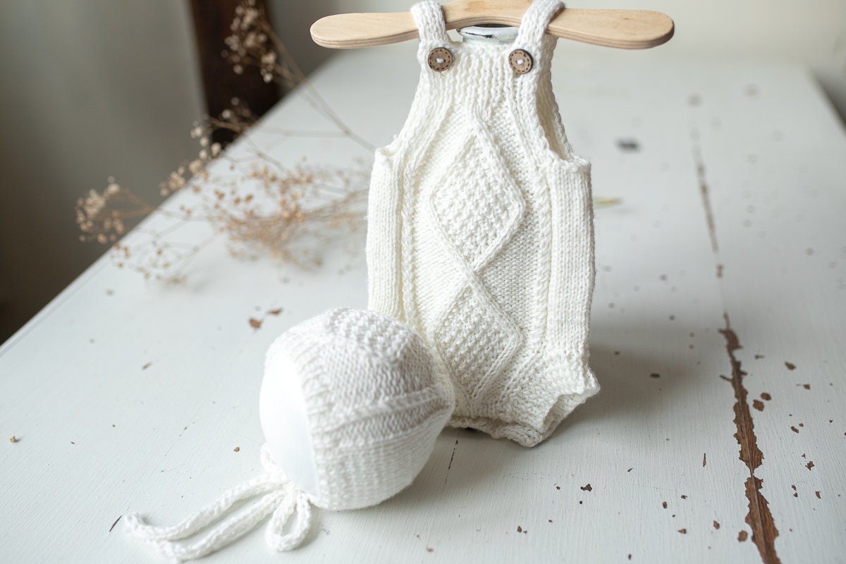 Knitted romper and bonnet,Newborn Photography Prop Set,Newborn photography outfit,Newborn girl photoshoot outfit,Pregnancy gift