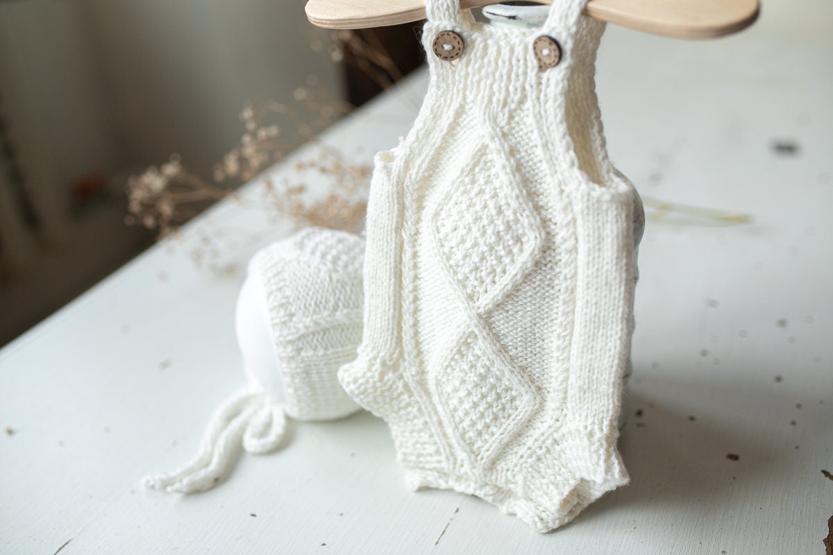 Knitted romper and bonnet,Newborn Photography Prop Set,Newborn photography outfit,Newborn girl photoshoot outfit,Pregnancy gift