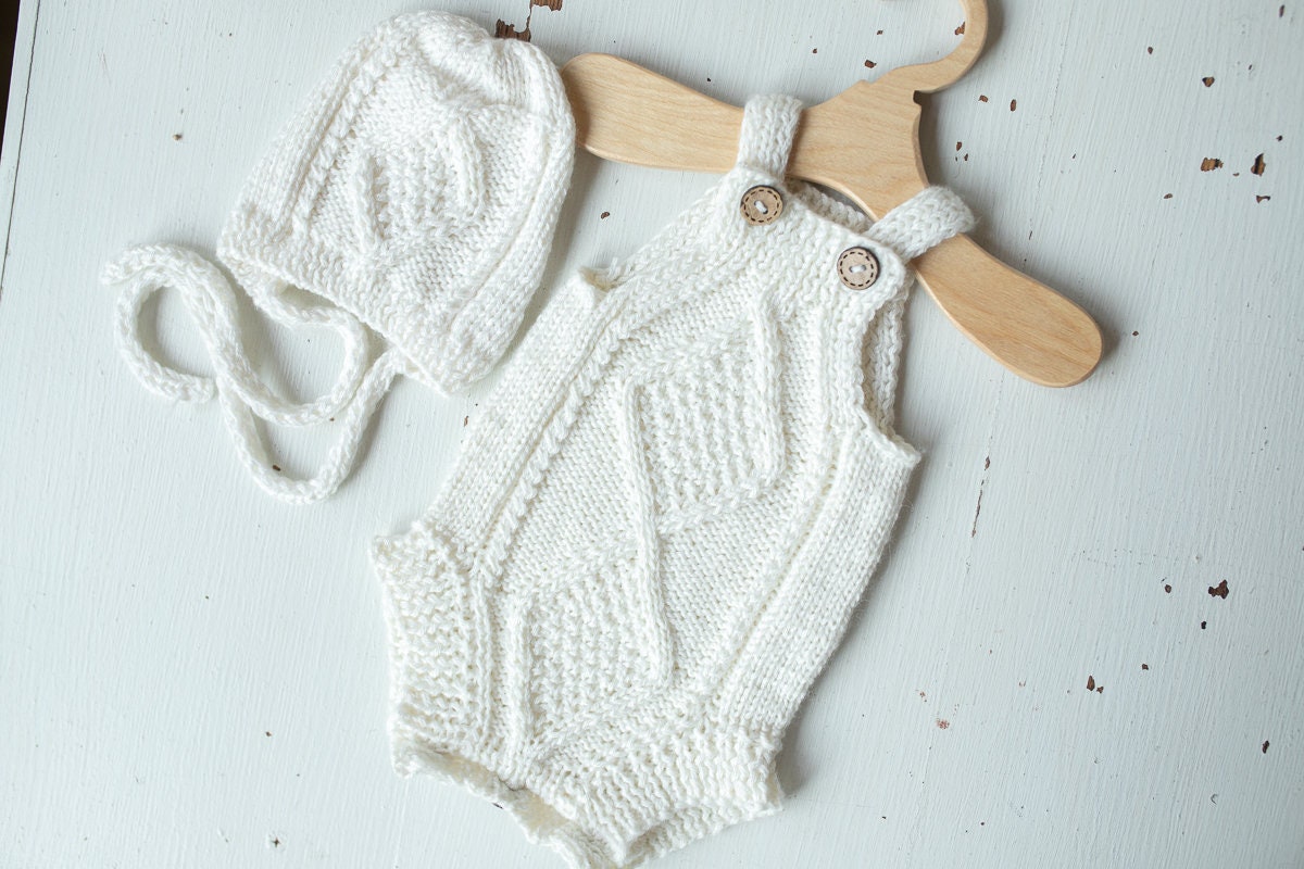 Knitted romper and bonnet,Newborn Photography Prop Set,Newborn photography outfit,Newborn girl photoshoot outfit,Pregnancy gift