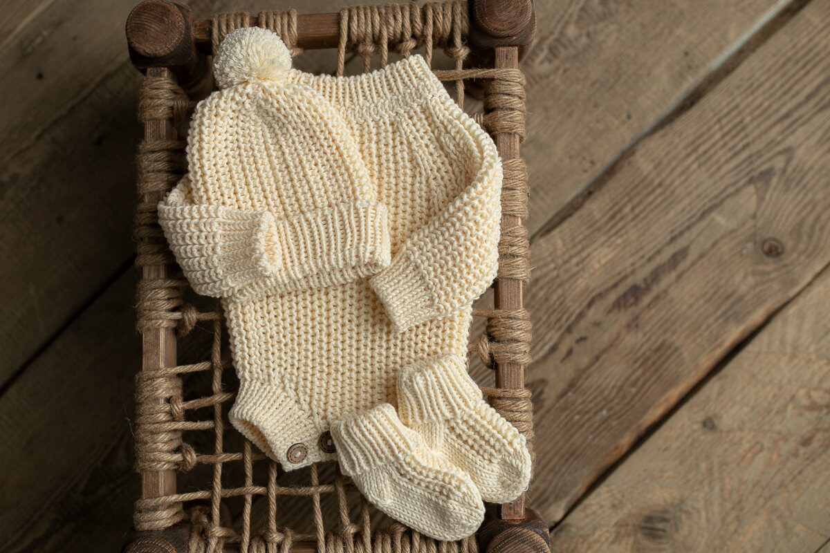 Newborn Knit romper,Newborn Knited set,Newborn Hat,Newborn outfit,Newborn cap,Newborn photography,Pregnancy gift,Knitted newborn photo props