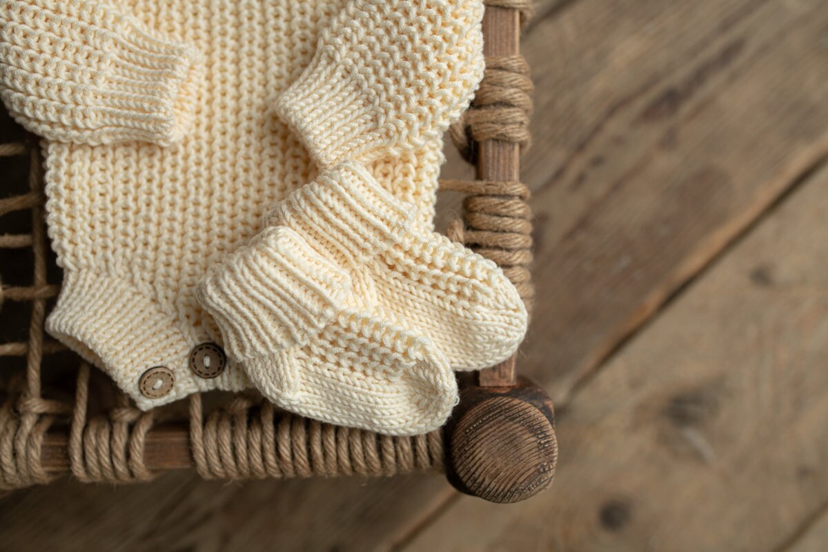 Newborn Knit romper,Newborn Knited set,Newborn Hat,Newborn outfit,Newborn cap,Newborn photography,Pregnancy gift,Knitted newborn photo props