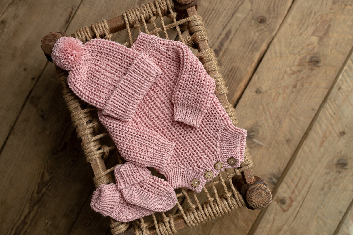 Newborn Knit romper,Newborn Knited set,Newborn Hat,Newborn outfit,Newborn cap,Newborn photography,Pregnancy gift,Knitted newborn photo props