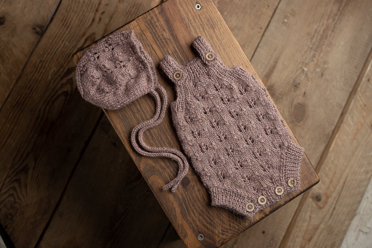 Knitted romper and bonnet,Newborn Photography Prop Set,Newborn photography outfit,Newborn girl photoshoot outfit,Pregnancy gift