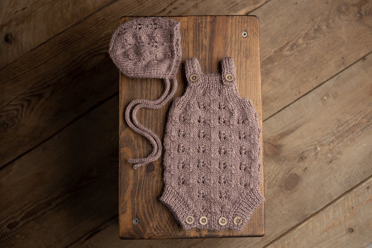 Knitted romper and bonnet,Newborn Photography Prop Set,Newborn photography outfit,Newborn girl photoshoot outfit,Pregnancy gift