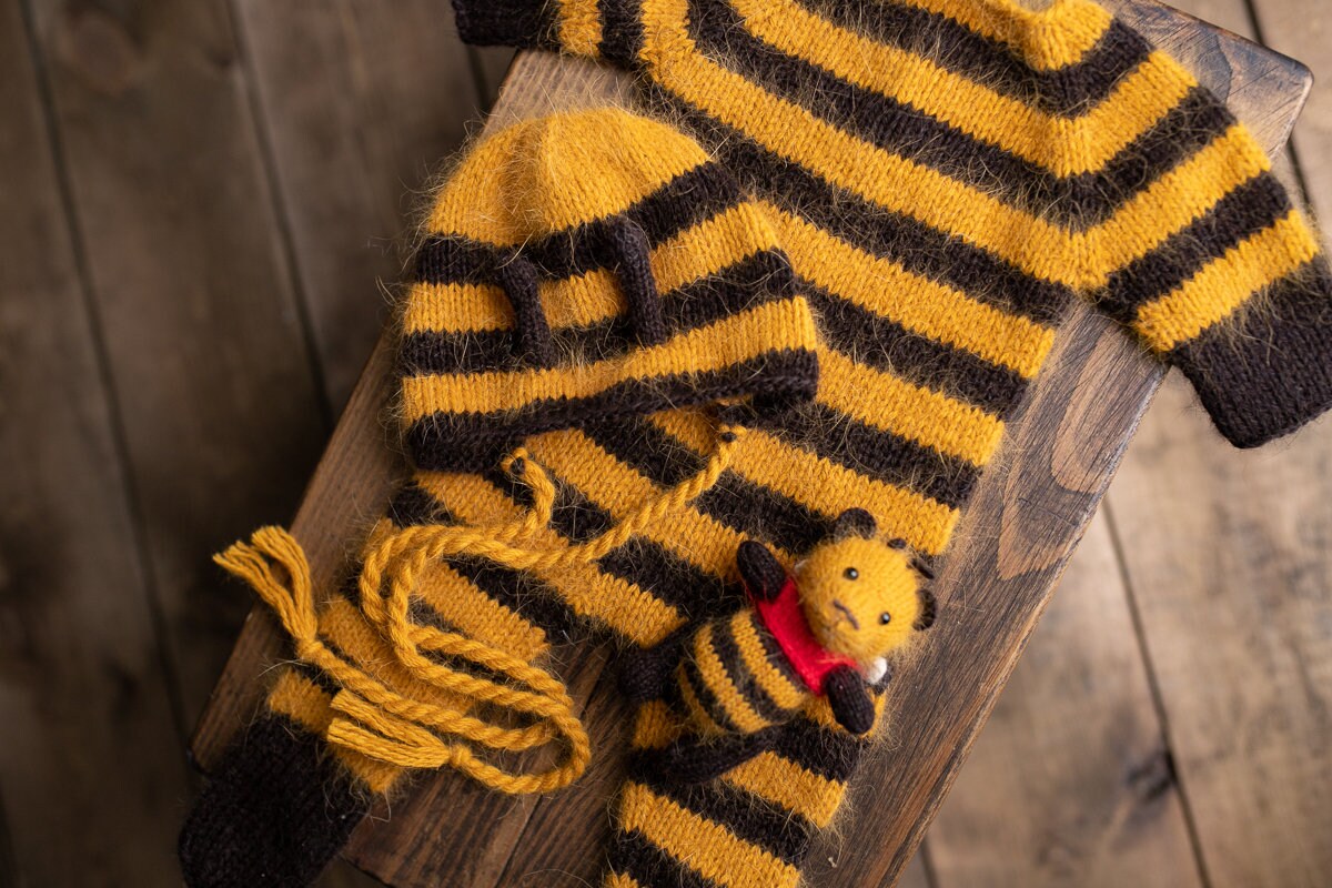 Knitted Bee Romper bonnet and toy,Newborn Photography Prop Set,Newborn photography outfit,Newborn girl photoshoot outfit,Newborn Beе Outfit