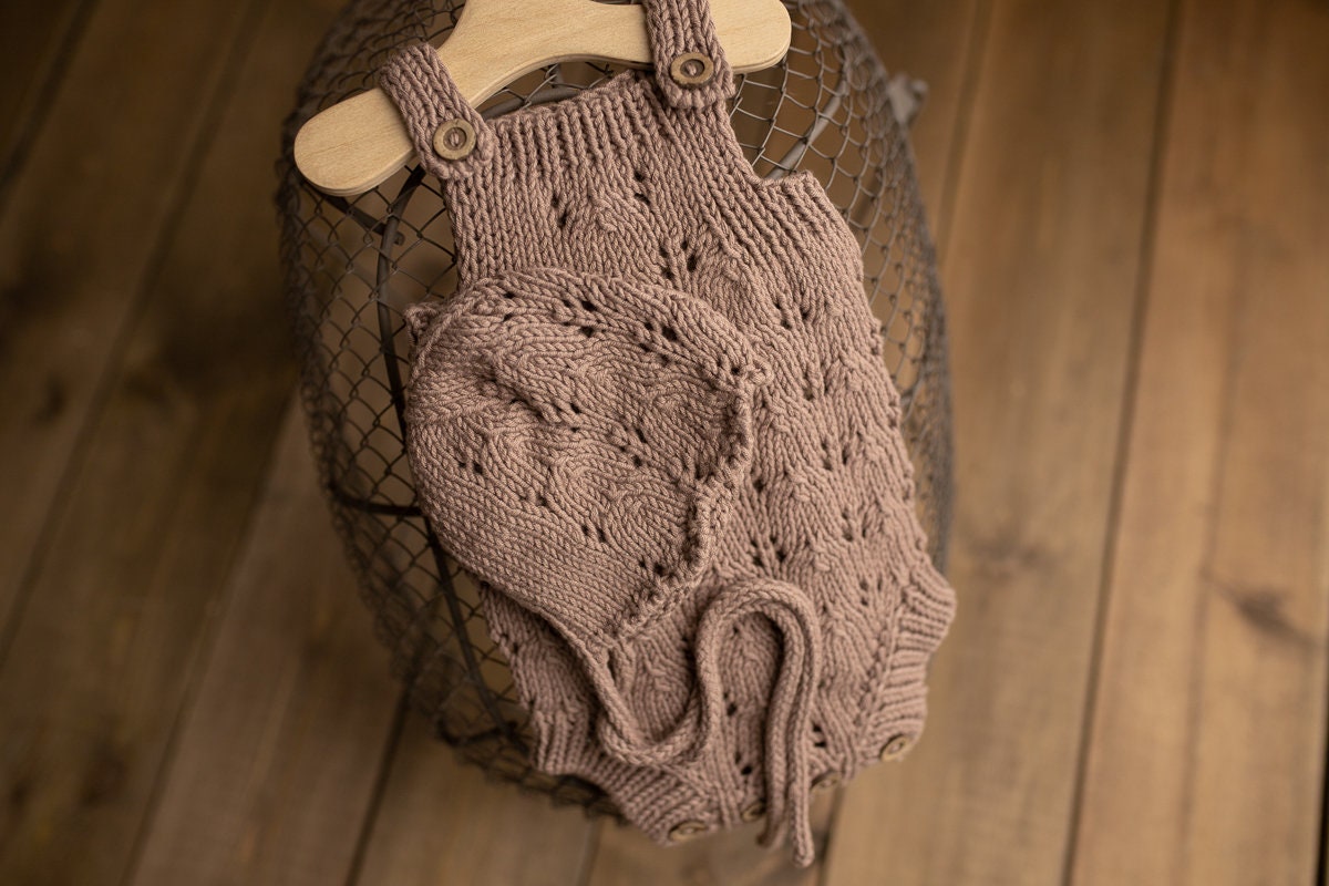 Knitted romper and bonnet,Newborn Photography Prop Set,Newborn photography outfit,Newborn girl photoshoot outfit,Pregnancy gift