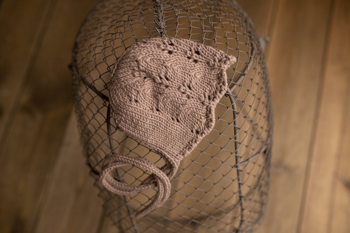 Knitted romper and bonnet,Newborn Photography Prop Set,Newborn photography outfit,Newborn girl photoshoot outfit,Pregnancy gift