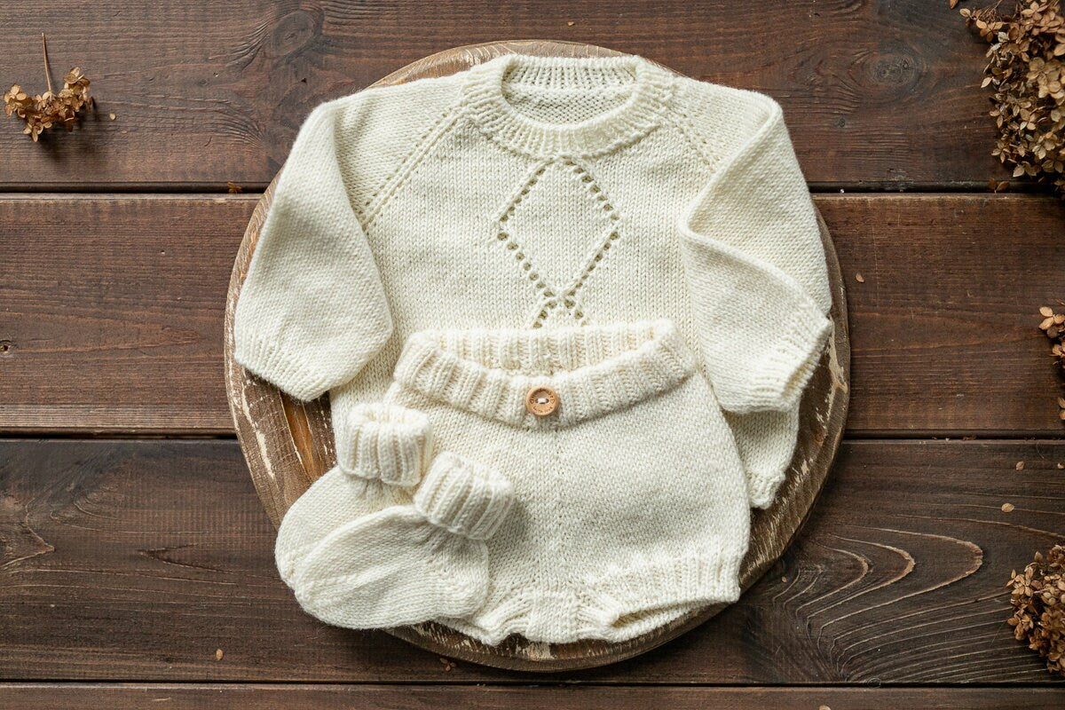 Newborn Knit romper,Newborn Knited set,Newborn socks,Newborn outfit,Newborn photography,Pregnancy gift,Knitted newborn photo props