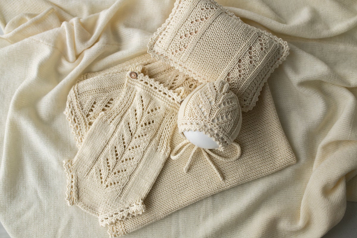 Newborn Photo props Knitted set,Posing blanket,Knitted Bonnet,Knit Romper,Knitted pillow,Newborn Photography,Photo Prop,Newborn photo prop