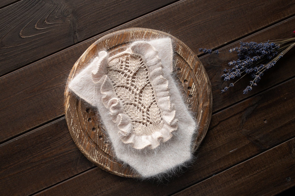Knitted romper and bonnet,Newborn Photography Prop Set,Newborn photography outfit,Newborn girl photoshoot outfit,Pregnancy gift
