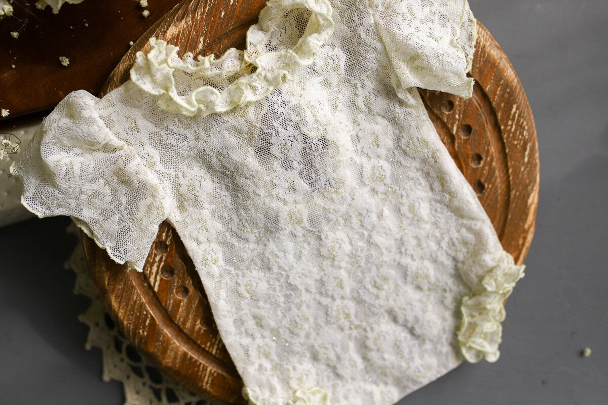 Newborn Romper girl made of velvet fabric with lace and headband,Newborn Outfit,Newborn Photography Props,Newborn Photo Props,Pregnancy gift