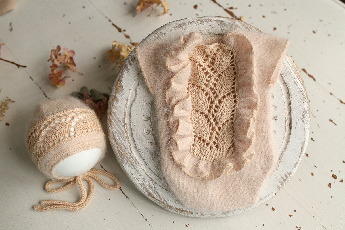 Knitted romper and bonnet,Newborn knitted Set,Newborn photography outfit,Сable knit romper,Pregnancy gift,newborn knit outfit,newborn props