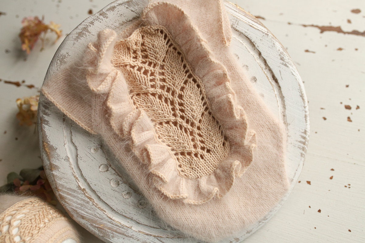 Knitted romper and bonnet,Newborn knitted Set,Newborn photography outfit,Сable knit romper,Pregnancy gift,newborn knit outfit,newborn props
