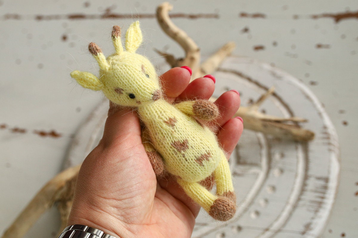 Knitted Romper bonnet & Toy Giraffe ,Newborn Photography Prop Set,Newborn photography outfit,Newborn girl photoshoot outfit,Newborn Outfit