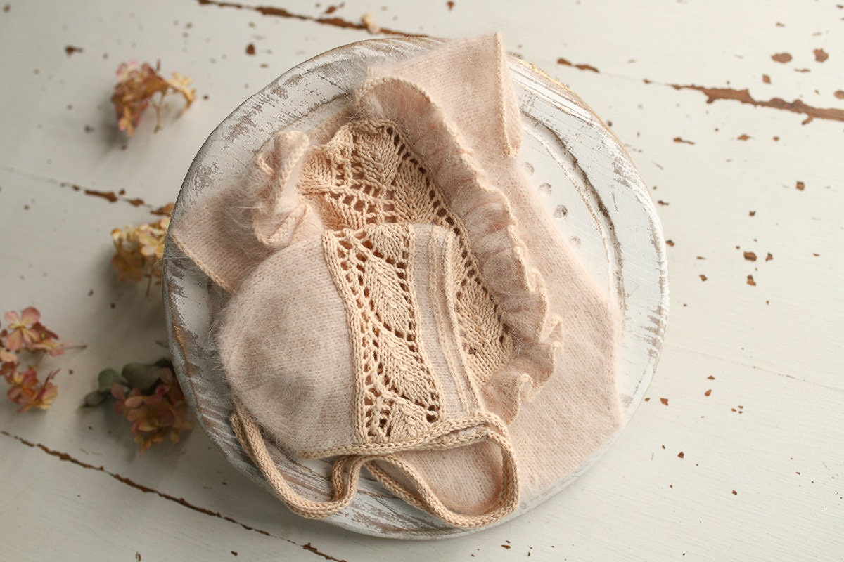 Knitted romper and bonnet,Newborn knitted Set,Newborn photography outfit,Сable knit romper,Pregnancy gift,newborn knit outfit,newborn props
