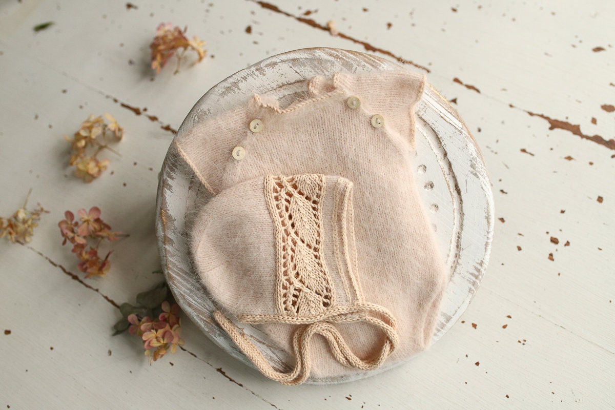 Knitted romper and bonnet,Newborn knitted Set,Newborn photography outfit,Сable knit romper,Pregnancy gift,newborn knit outfit,newborn props