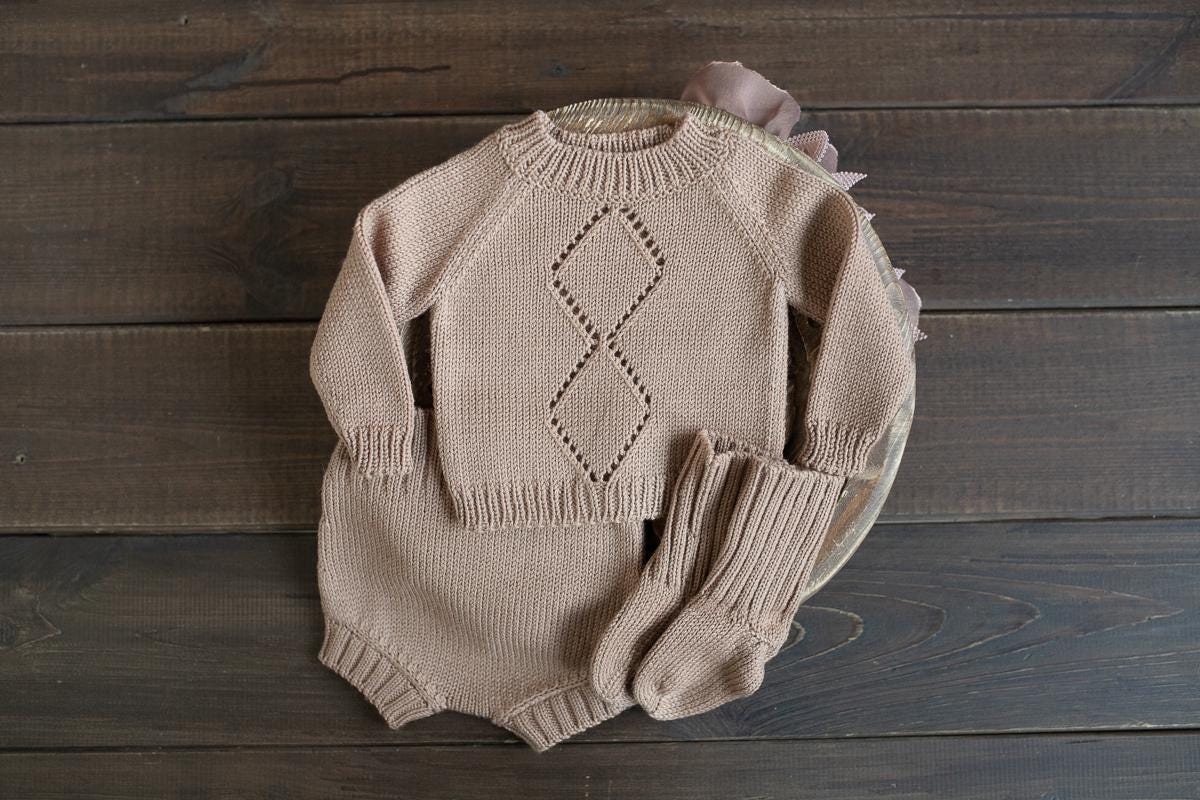 Newborn Knit romper,Newborn Knited set,Newborn socks,Newborn outfit,Newborn photography,Pregnancy gift,Knitted newborn photo props