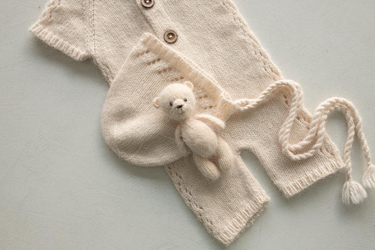 Knitted romper,bonnet and Knit Teddy Bear,Newborn knitted Set,Newborn photography outfit,Pregnancy gift,newborn knit outfit,newborn props
