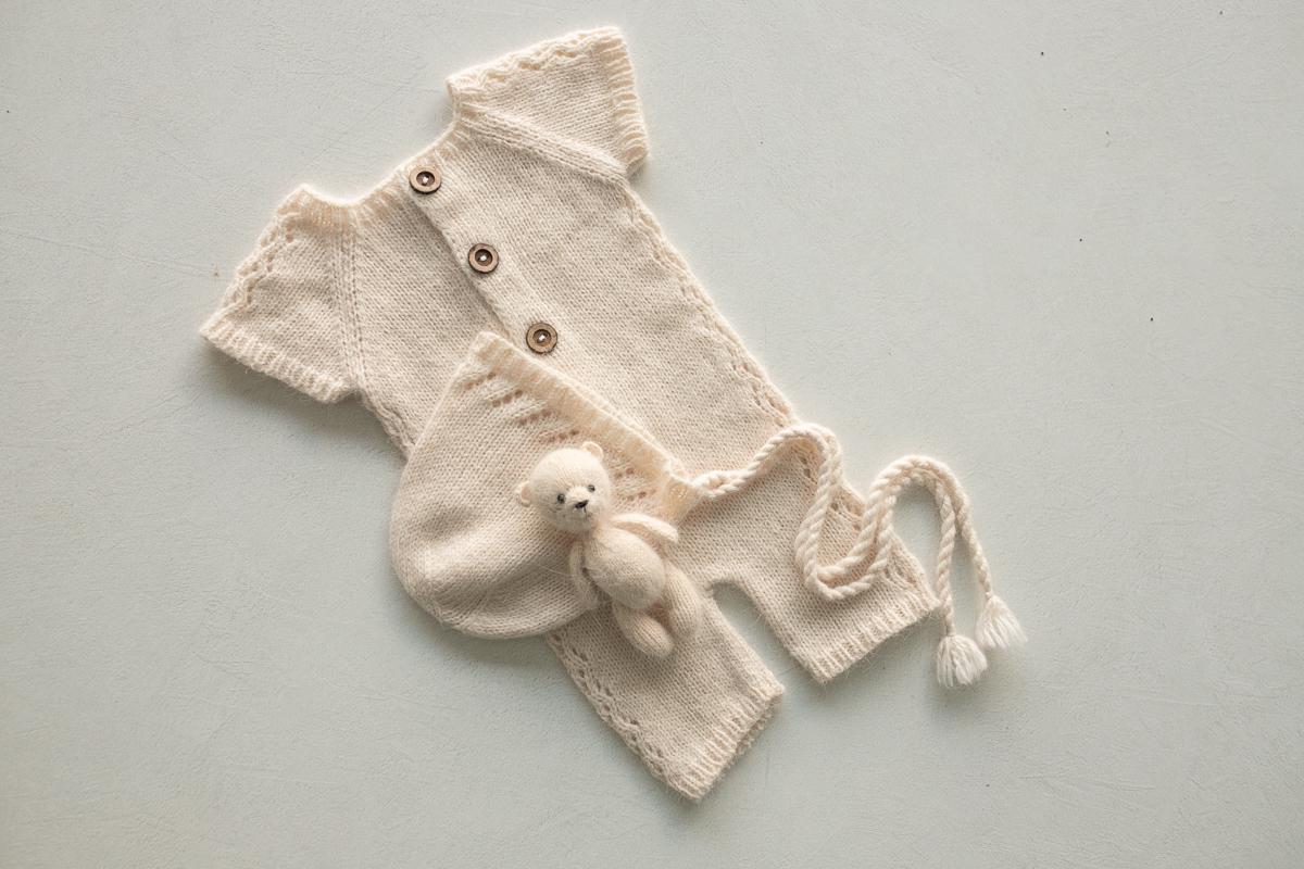 Knitted romper,bonnet and Knit Teddy Bear,Newborn knitted Set,Newborn photography outfit,Pregnancy gift,newborn knit outfit,newborn props