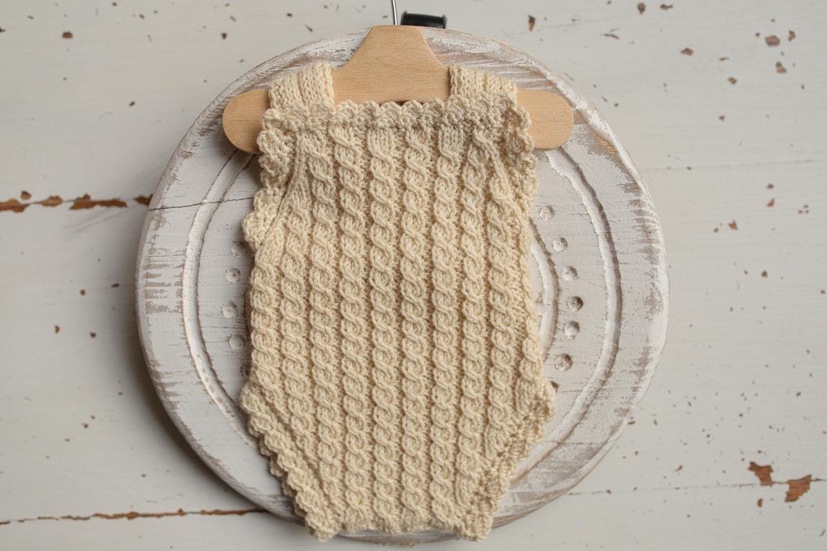 Knitted romper and bonnet,Newborn Photography Prop Set,Newborn photography outfit,Newborn girl photoshoot outfit,Pregnancy gift