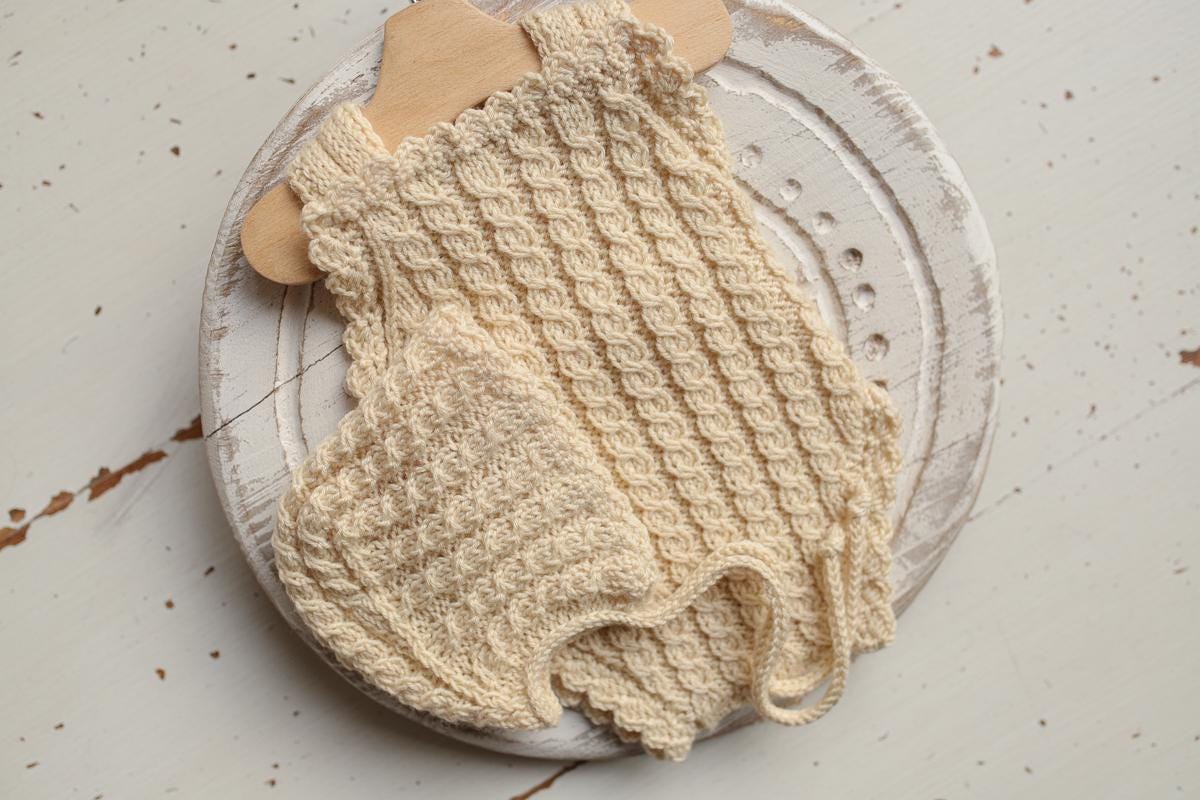 Knitted romper and bonnet,Newborn Photography Prop Set,Newborn photography outfit,Newborn girl photoshoot outfit,Pregnancy gift