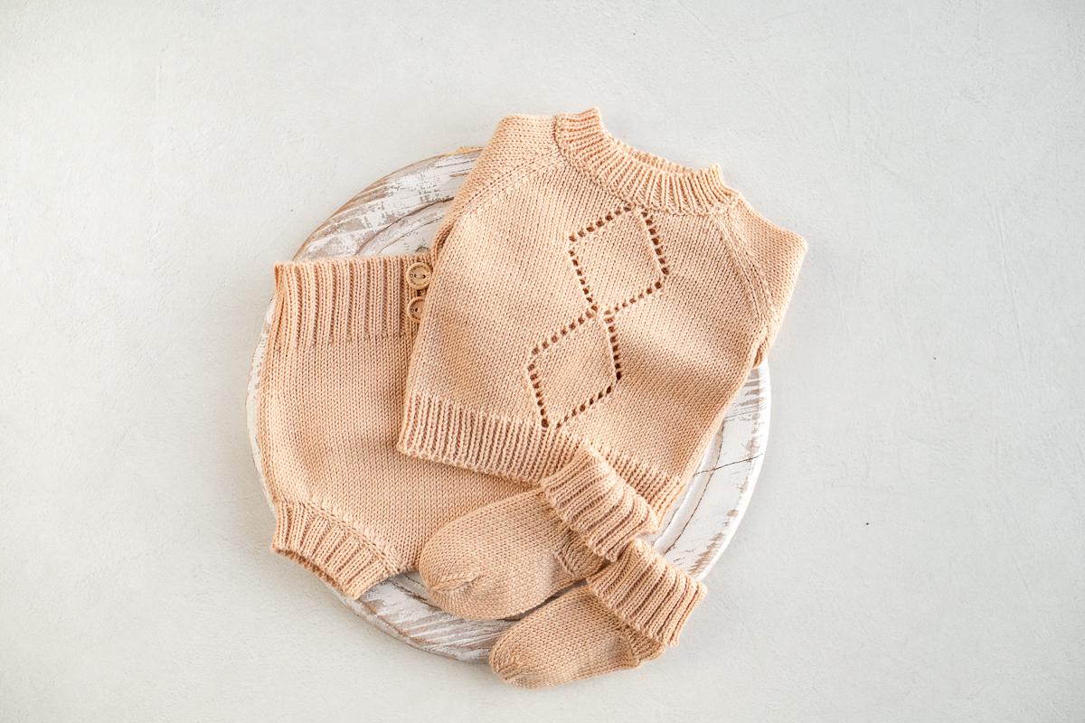 Newborn Knit romper,Newborn Knited set,Newborn socks,Newborn outfit,Newborn photography,Pregnancy gift,Knitted newborn photo props