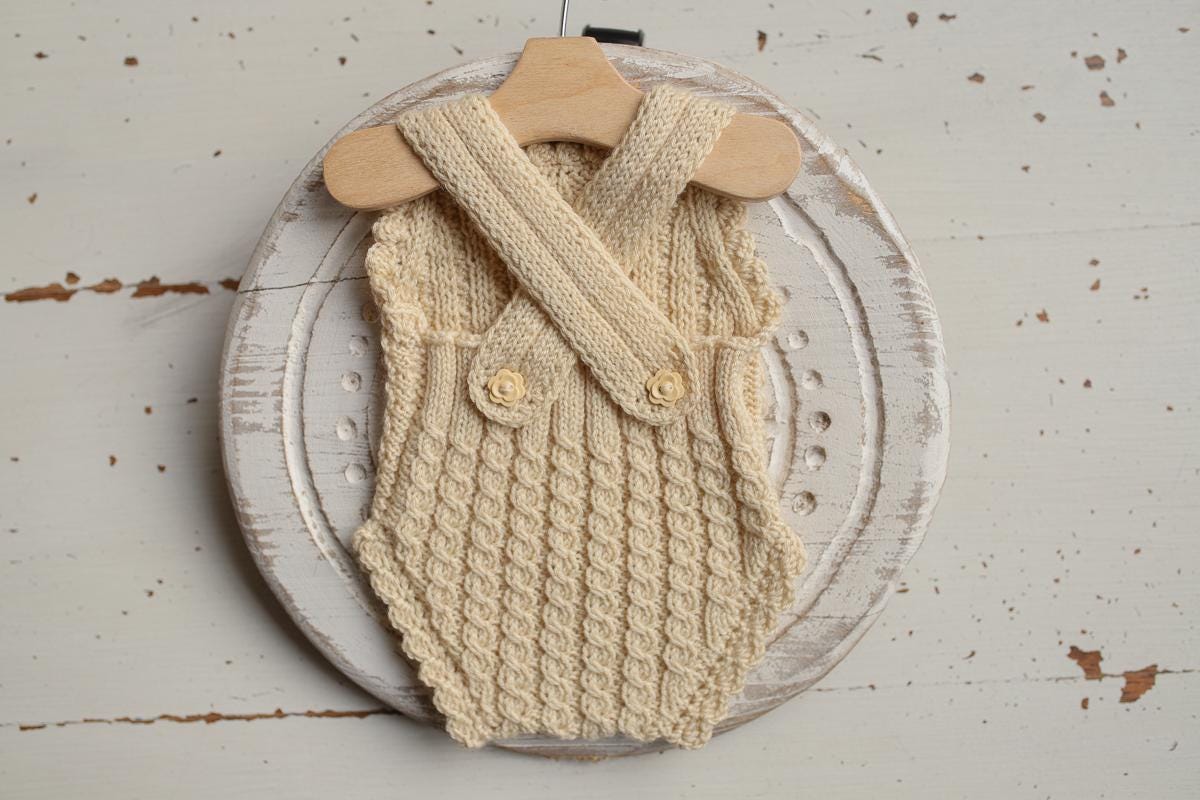 Knitted romper and bonnet,Newborn Photography Prop Set,Newborn photography outfit,Newborn girl photoshoot outfit,Pregnancy gift