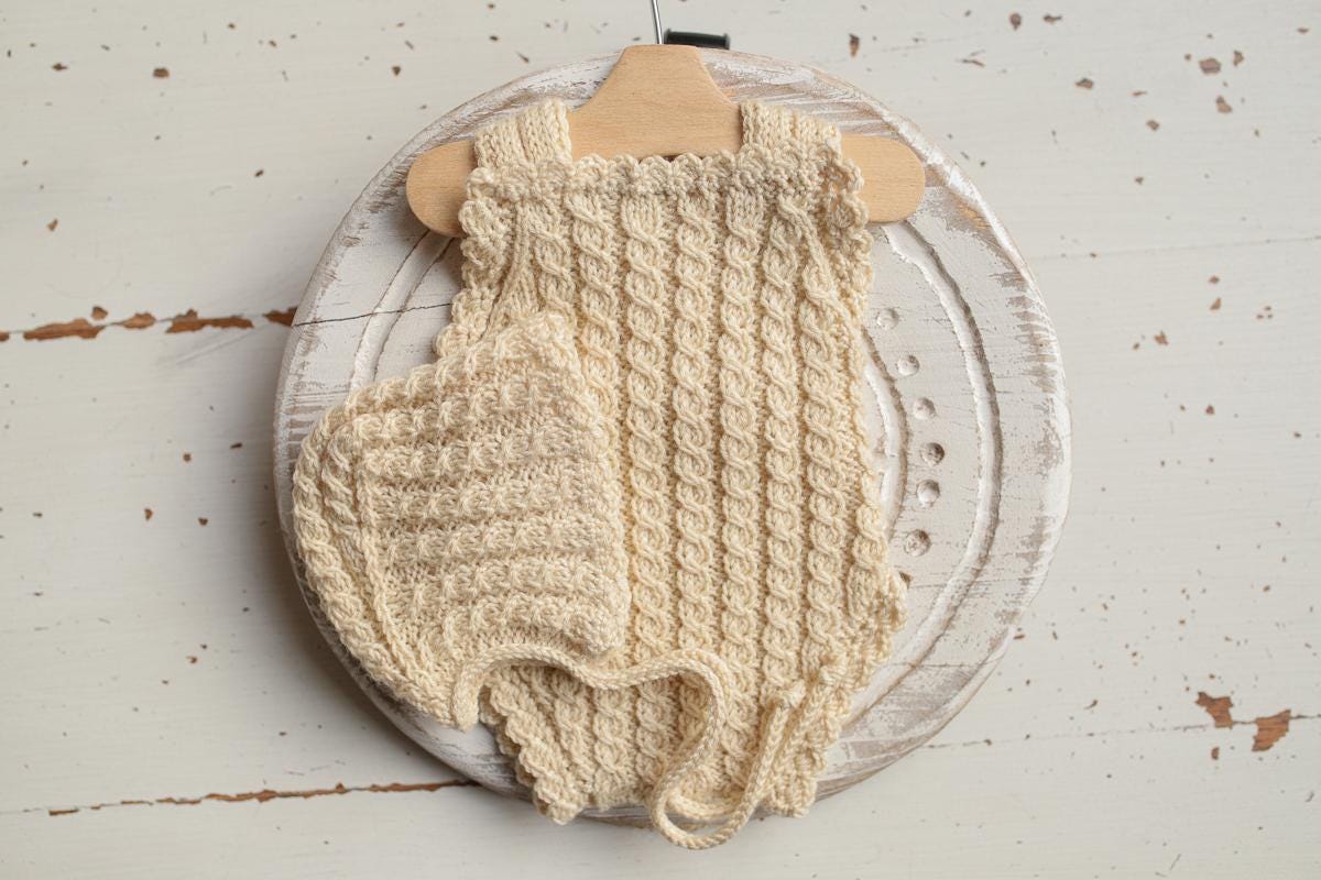 Knitted romper and bonnet,Newborn Photography Prop Set,Newborn photography outfit,Newborn girl photoshoot outfit,Pregnancy gift