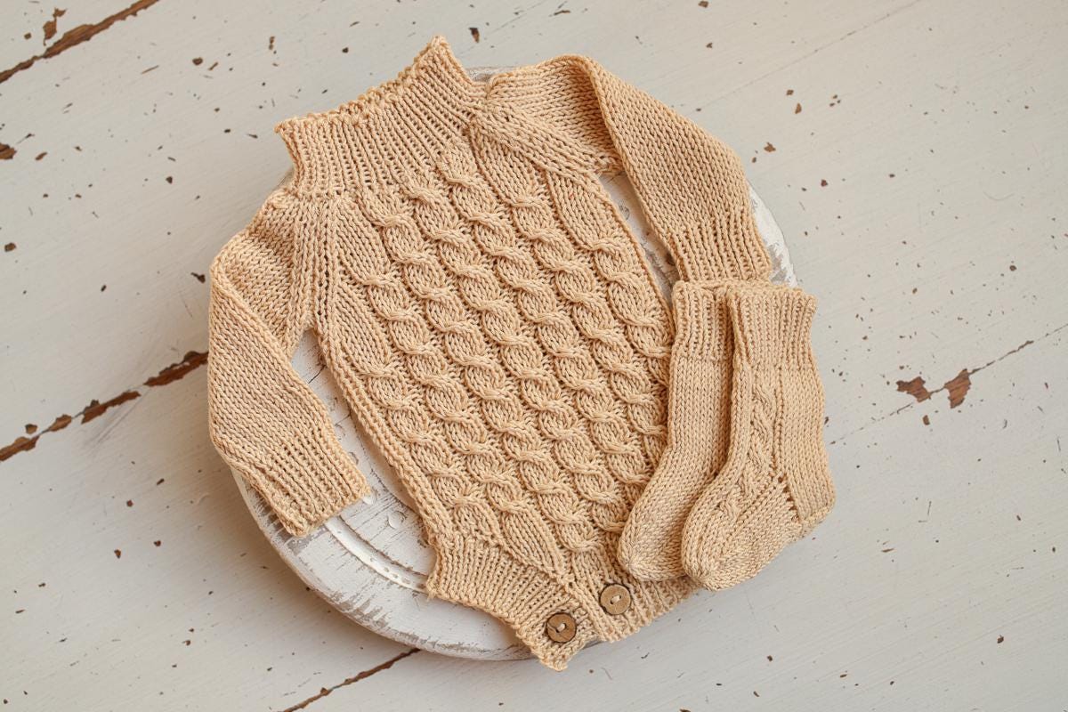 Newborn Knited set,Newborn Knit romper,Newborn Hat,Newborn outfit,Newborn cap,Newborn photography,Pregnancy gift,Knitted newborn photo props