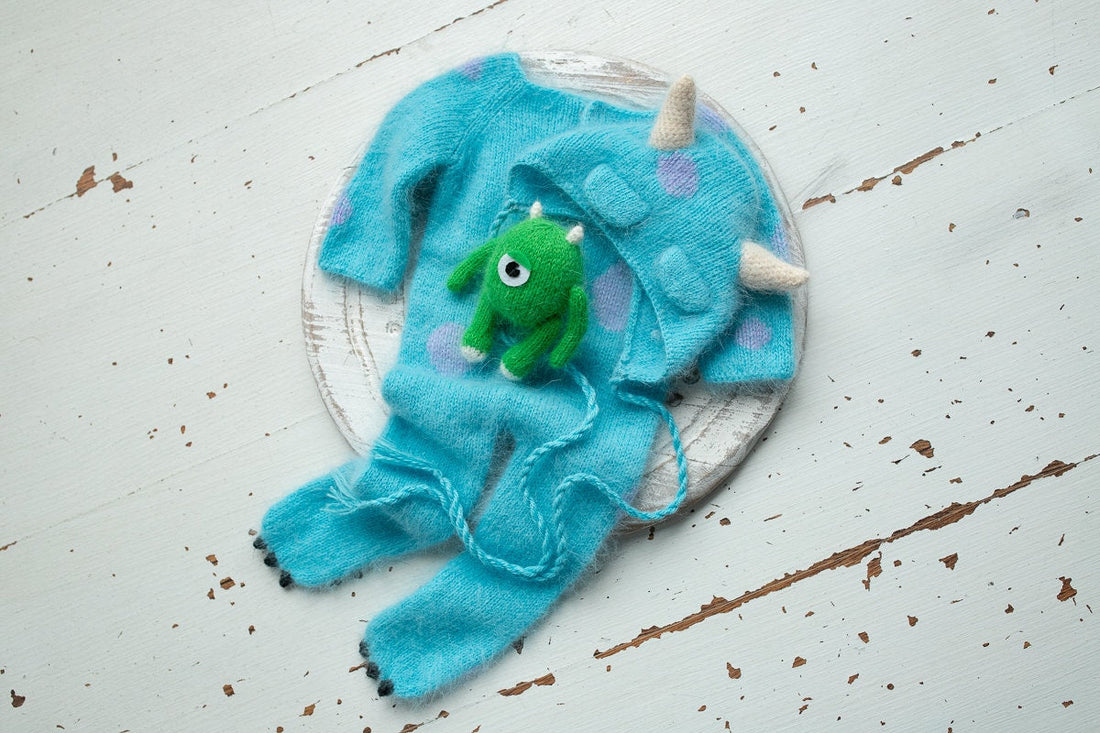 Knitted monster romper and bonnet newborn photography prop set for boys