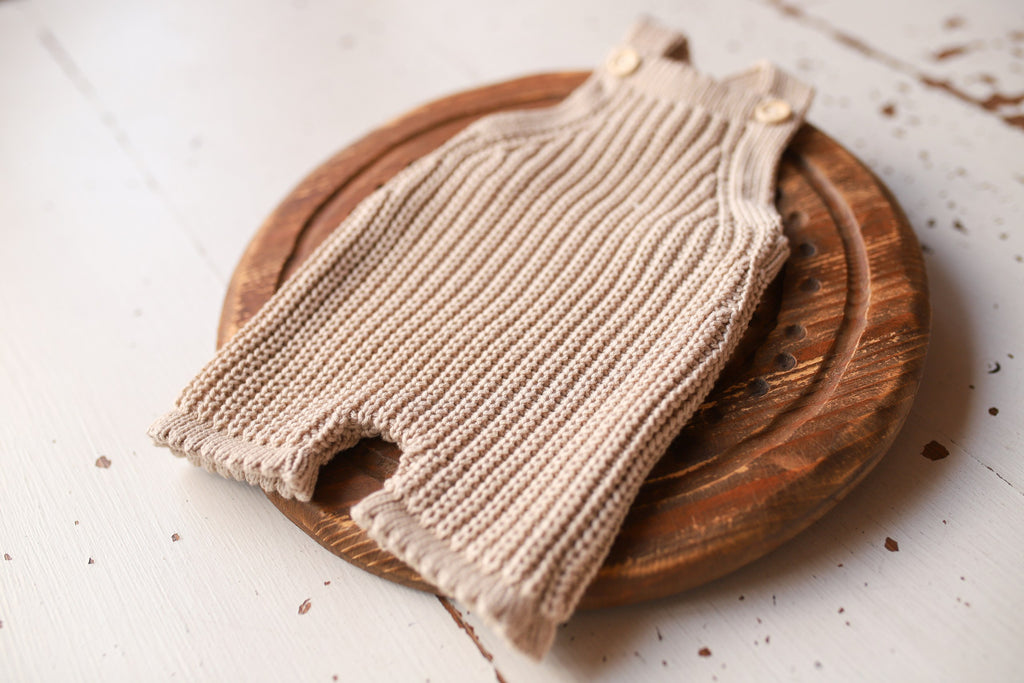 Knitted jumpsuit, bonnet and booties for a newborn, merino wool clothing set, newborn photo shoot props, newborn photo shoot clothes, hospital discharge clothes. (Copy) (Copy)