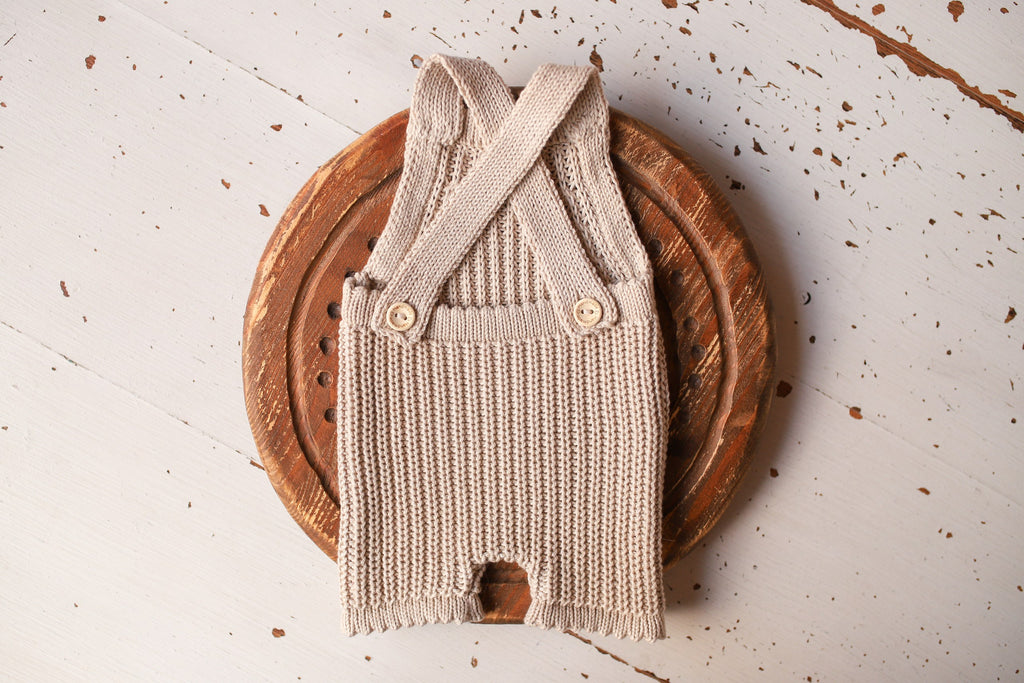 Knitted jumpsuit, bonnet and booties for a newborn, merino wool clothing set, newborn photo shoot props, newborn photo shoot clothes, hospital discharge clothes. (Copy) (Copy)