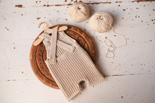 Knitted jumpsuit, bonnet and booties for a newborn, merino wool clothing set, newborn photo shoot props, newborn photo shoot clothes, hospital discharge clothes.