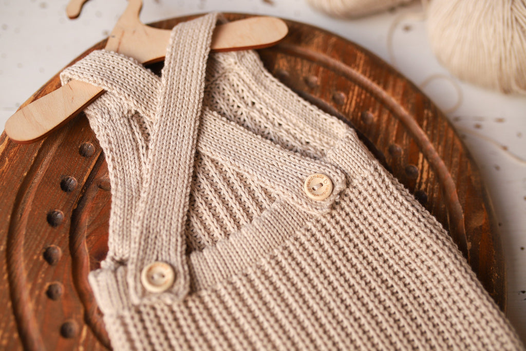 Knitted jumpsuit, bonnet and booties for a newborn, merino wool clothing set, newborn photo shoot props, newborn photo shoot clothes, hospital discharge clothes. (Copy) (Copy)