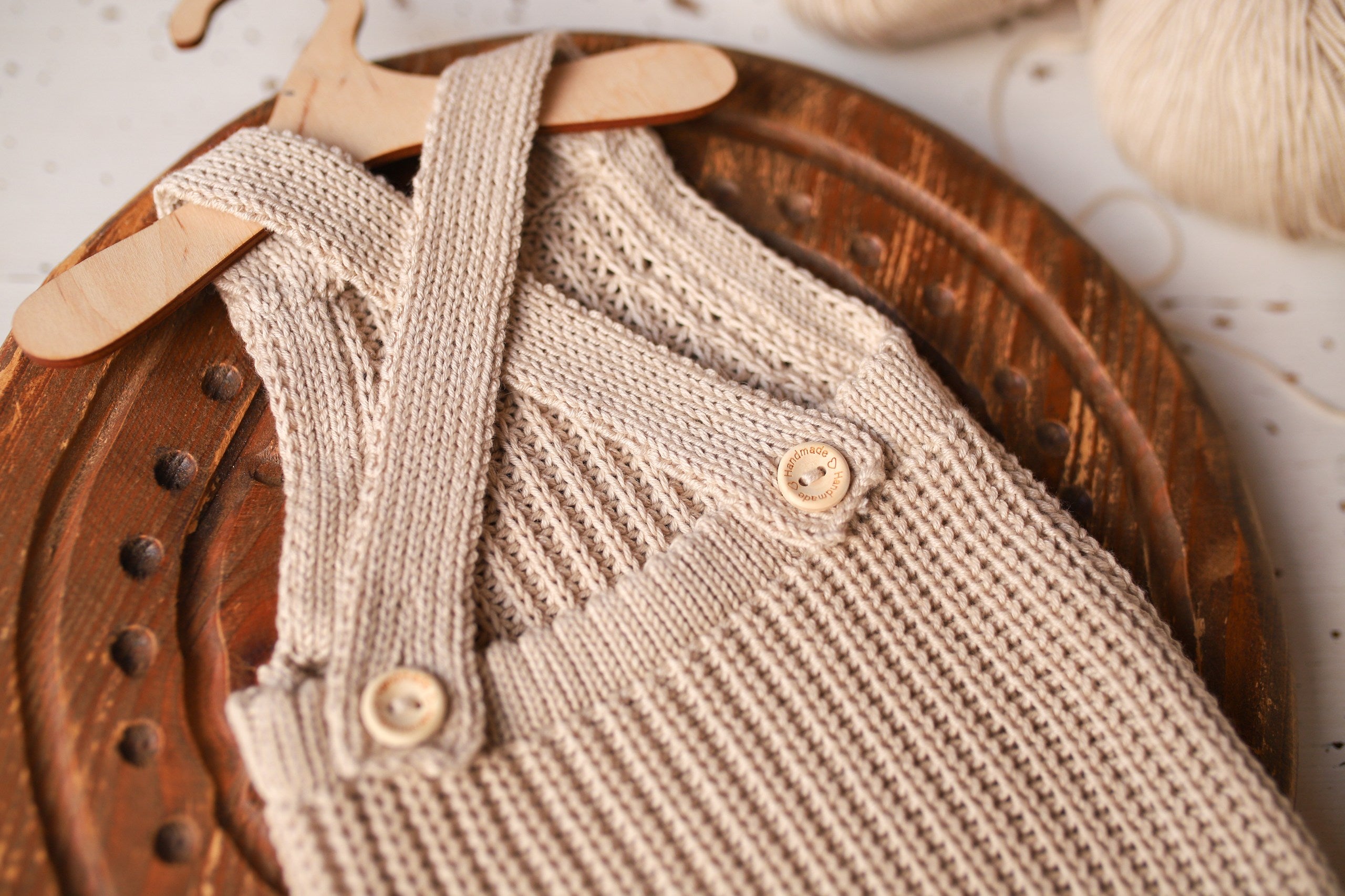 Knitted jumpsuit, bonnet and booties for a newborn, merino wool clothing set, newborn photo shoot props, newborn photo shoot clothes, hospital discharge clothes. (Copy) (Copy)