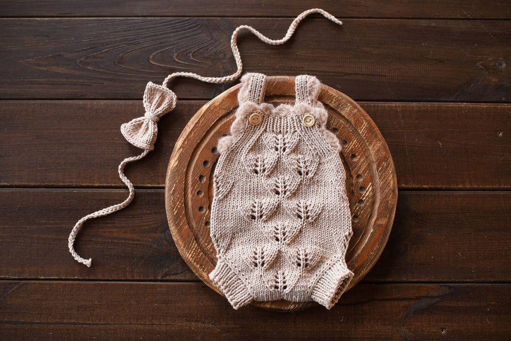 Knitted jumpsuit, bonnet for a newborn, merino wool clothing set, newborn photo shoot props, newborn photo shoot clothes, hospital discharge clothes. (Copy) (Copy) (Copy) (Copy)
