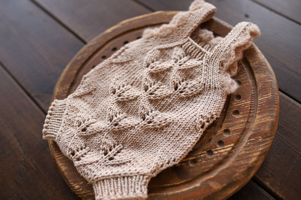 Knitted jumpsuit, bonnet for a newborn, merino wool clothing set, newborn photo shoot props, newborn photo shoot clothes, hospital discharge clothes. (Copy) (Copy) (Copy) (Copy)