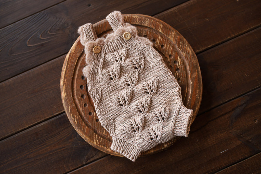 Knitted jumpsuit, bonnet for a newborn, merino wool clothing set, newborn photo shoot props, newborn photo shoot clothes, hospital discharge clothes. (Copy) (Copy) (Copy) (Copy)