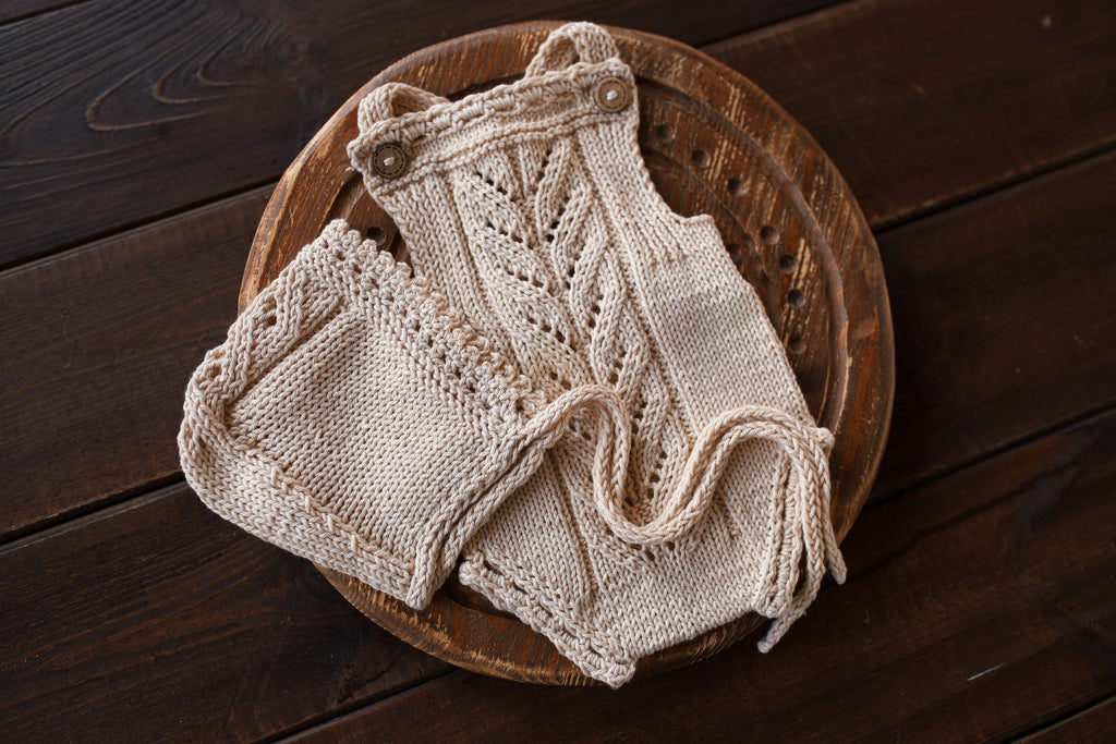 Knitted jumpsuit, bonnet and booties for a newborn, merino wool clothing set, newborn photo shoot props, newborn photo shoot clothes, hospital discharge clothes. (Copy) (Copy) (Copy) (Copy)
