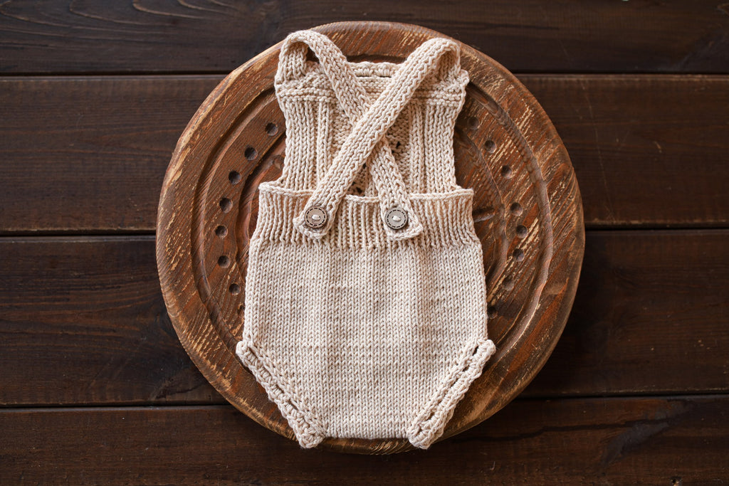 Knitted jumpsuit, bonnet and booties for a newborn, merino wool clothing set, newborn photo shoot props, newborn photo shoot clothes, hospital discharge clothes. (Copy) (Copy) (Copy) (Copy)
